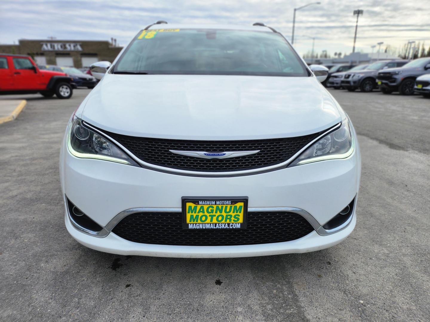 2018 WHITE CHRYSLER PACIFICA LIMITED (2C4RC1GG7JR) with an 3.6L engine, Automatic transmission, located at 1960 Industrial Drive, Wasilla, 99654, (907) 274-2277, 61.573475, -149.400146 - Photo#1